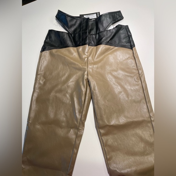 NWT COLOR BLOCK CUT OUT FAUX
LEATHER PU PANTS SIZE 6 - Medium - Picture 3 of 16